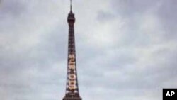 Paris Youths Occupy Mansion to Protest Lack of Jobs