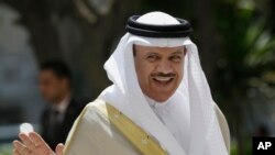 Sekretaris Jenderal Dewan Kerjasama Teluk (GCC) Abdullatif al-Zayani, di markas besar Liga Arab di Kairo pada bulan September 2014, mengatakan dewan menganggap Iran "bertanggungjawab" atas serangan terhadap kedutaan besar Saudi baru-baru ini. (Foto: dok.)