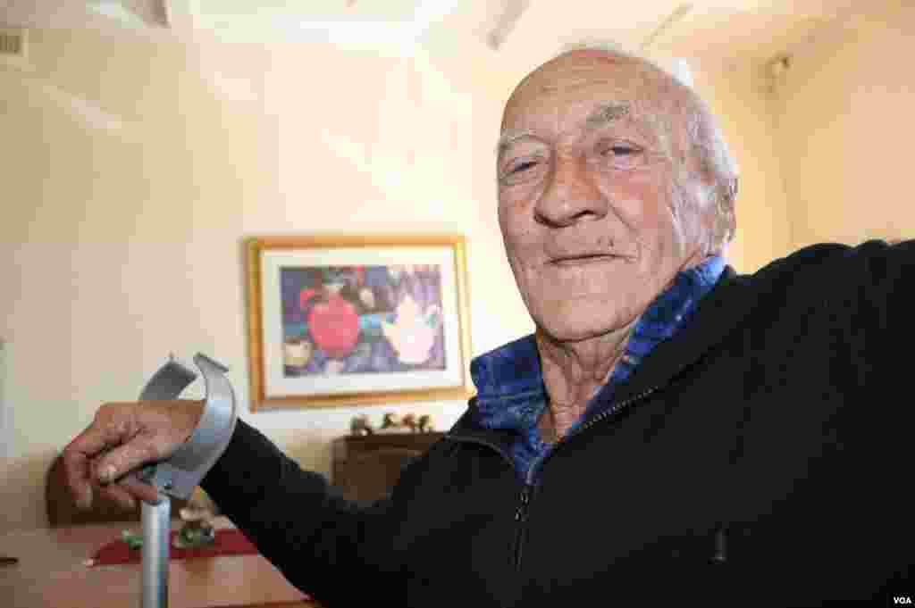 Jack Kieser, a patient at West Gauteng Hospice in Krugersdorp, is terminally ill with stomach cancer … But still considers himself to be a lucky man… (VOA / D. Taylor)