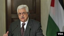 Presiden Palestina, Mahmoud Abbas mendapat kunjungan dari 100 anggota DPR Israel di Tepi Barat, Minggu 19 Desember 2010.