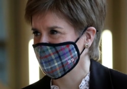 Nicola Sturgeon di Holyrood, Edinburgh, Skotlandia.