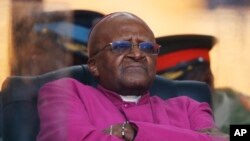 Mantan Uskup Agung Afrika Selatan Desmond Tutu turut menyerukan pengakhiran penganiayaan terhadap Rohingya. (Foto: Dok)