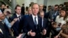 Ketua Komite Intelijen DPR AS Adam Schiff didampingi para manajer proses pemakzulan, Ketua Komite Kehakiman Jerrold Nadler, Hakeem Jeffries, Sylvia Garcia, Val Demings, di Washington, 22 Januari 2020. (Foto: AP)