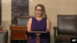 Senatorja demokrate Kyrsten Sinema
