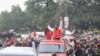 Rais Uhuru Kenyatta awahutubia wafuasi wake Jumatatu kabla ya kwelekea KICC kuwasilisha makaratasi yake ya kuwania urais kwa mhula wa pili.