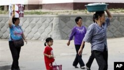 지난 2011년 북한 라선 시의 장마당. (자료사진)