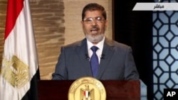 Presiden Mohamed Morsi mengatakan akan menghormati keputusan Mahkamah Agung Mesir (foto: dok).