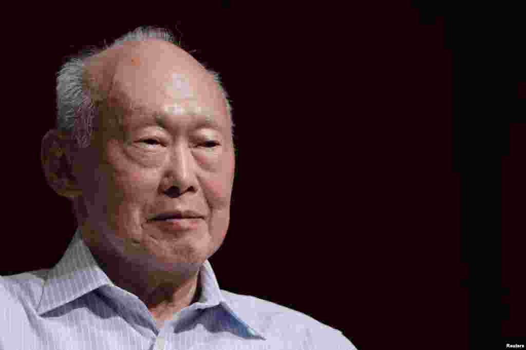 Mantan perdana menteri Singapura, Lee Kuan Yew (LKY), saat menghadiri sesi dialog dalam ulang tahun ke-7 LKY School of Public Policy di Singapura, 14 September 2011. (Reuters/Tim Chong)