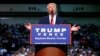 Donald Trump berpidato pada kampanye di Ocean Center, di kota Daytona Beach, Florida (3/8). 