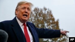 Presiden AS Donald Trump memeberikan keterangan kepada wartawan di petalran gedung Putih, Washington, D.C., 9 November 2018.