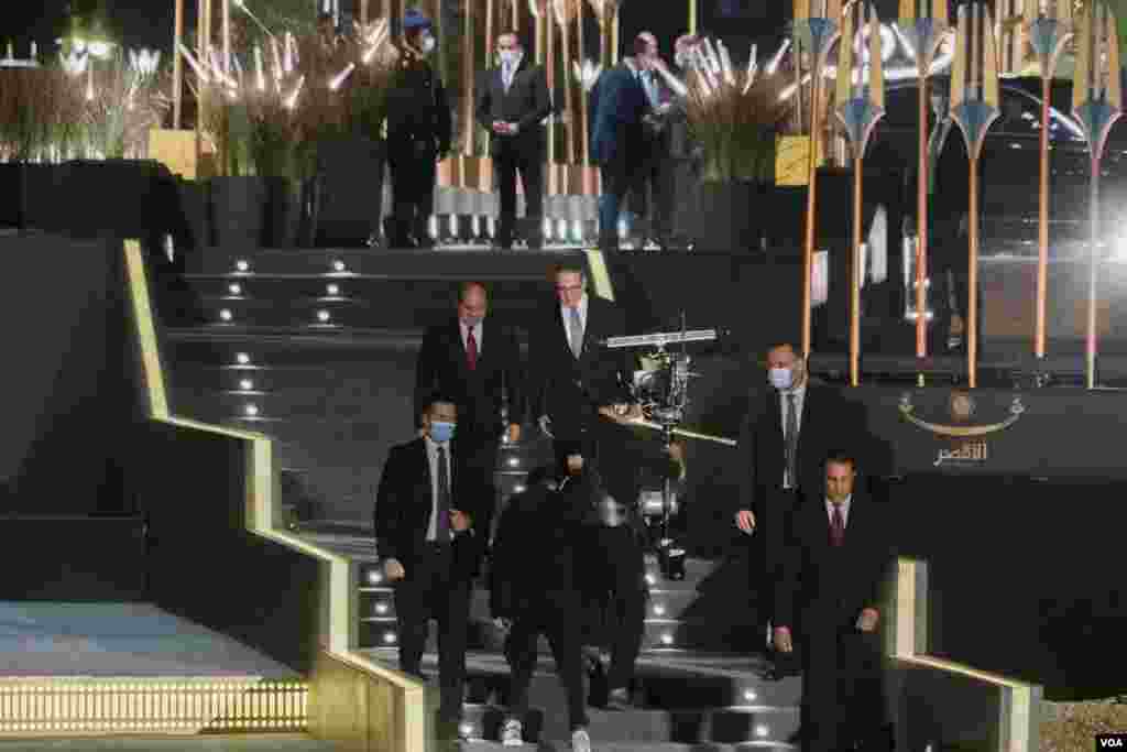 Egyptian officials attend the reopening ceremony for Luxor’s “Avenue of Sphinxes,” in Luxor, Nov 25, 2021. (Hamada Elrasam/VOA)