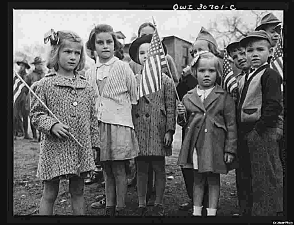 Ashland, Aroostook County, Maine. Memorial Day ceremonies Contributor Names Collier, John, 1913-1992, photographer Created / Published 1943 May.