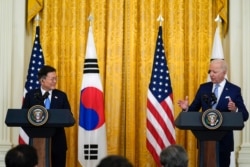 조 바이든 미국 대통령과 문재인 한국 대통령이 지난 5월 워싱턴 백악관에서 회담 뒤 공동기자회견을 했다.