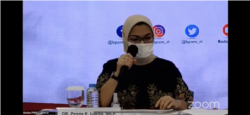 Kepala Badan Pengawas Obat dan Makanan (BPOM) RI, Penny Lukito saat melakukan konferensi pers terkait dengan vaksin COVID-19, Kamis 19 November 2020. (Foto:VOA)
