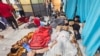 Израелската војска принудува пациенти да напуштат болница во Газа, велат лекари