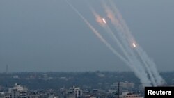 Tirs de roquettes palestiniennes, la bande de Gaza, le 5 mai 2019.