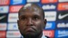 Eric Abidal lors de sa présentation à Barcelone, Espagne, le 9 juin 2018 (Photo by LLUIS GENE / AFP)