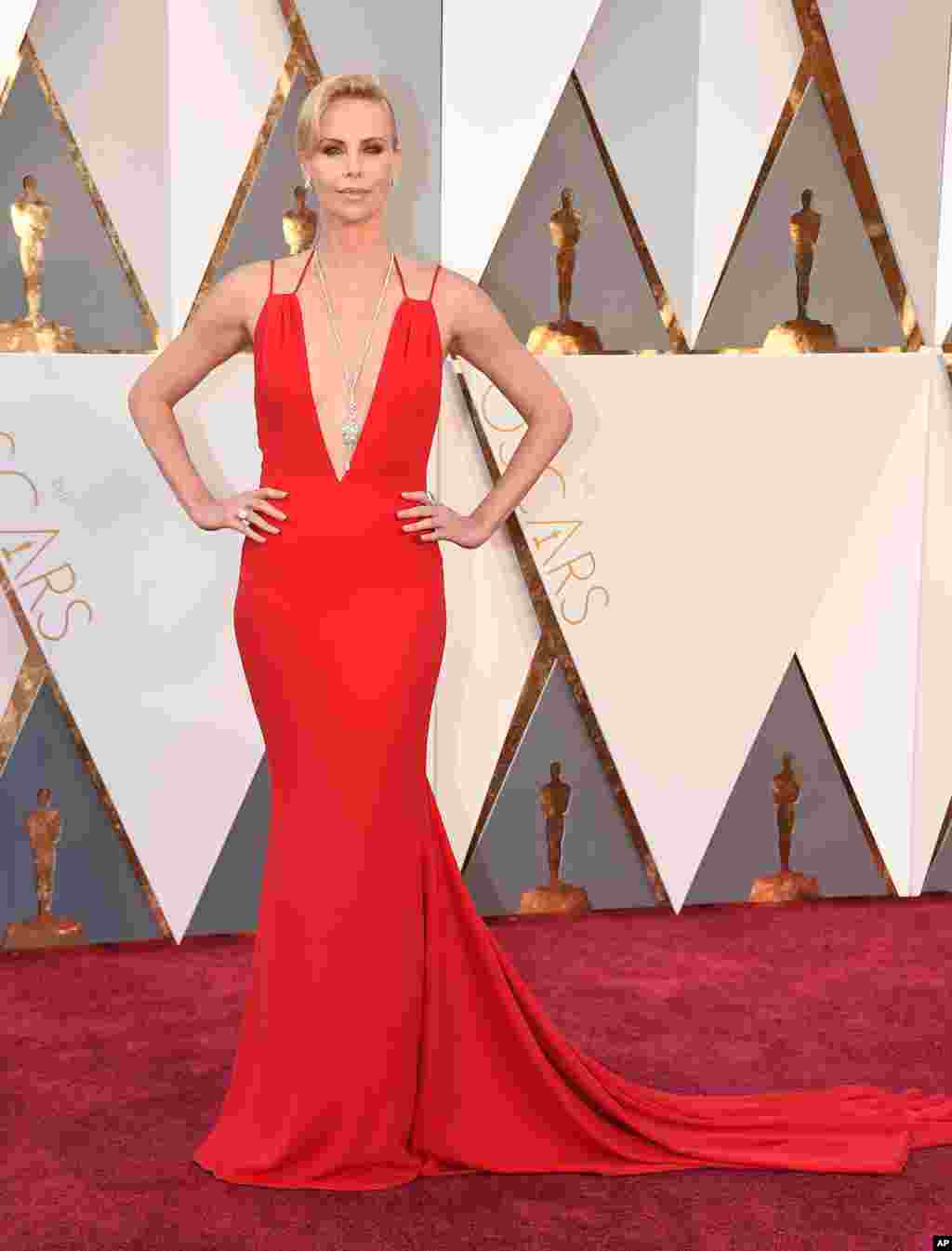 Charlize Theron arrives at the Oscars on Feb. 28, 2016, at the Dolby Theatre in Los Angeles. 