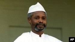 Chadian President Hissene Habré on an official visit in Paris (file photo)