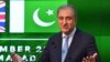 پاکستانی وزیرِ خارجہ شاہ محمود قریشی کا کہنا ہے کہ باڑ اُکھاڑنے کے معاملے پر وہ افغانستان میں طالبان حکومت کے ساتھ رابطے میں ہے۔