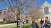 Petugas memperketat pengamanan di sekitar Covenant School, Covenant Presbyterian Church, Nashville, Tennessee, Senin, 27 Maret 2023. (Kepolisian Metro Nashville via AP)