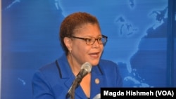 'Ya Majalisar Wakilai Karen Bass a taron tunawa da 'yan matan Chibok