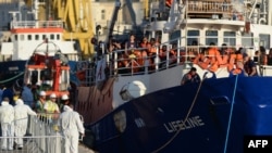 Jirgin ruwa mai suna "MV Lifeline" mallakar wata kungiyar bada agaji ta kasar Jamus ya isa Malta da bakin haure 234