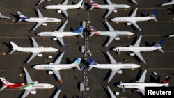 Berbagai pesawat Boeing 737 Max yang dilarang terbang diparkir di sebuah lapangan di Seattle, Washington, AS (foto: dok). 