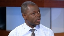 Ambroise Oyongo joint par Nicolas Pinault