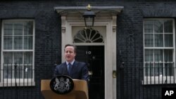 British Prime Minister David Cameron makes a statement outside 10 Downing Street in London, Feb. 20, 2016. 
