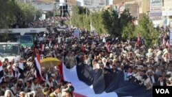 Thousands protest against Houthis in Sana'a, Yemen, Feb. 11, 2015. (Photo: Z. al-Alyaa for VOA)