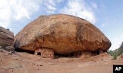 La "Maison en feu" à Mule Canyon, près de Blanding, dans l'Utah.