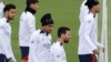 'Yan wasan PSG suna atisaye (Hoto: AP)