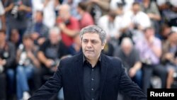 Mohammad Rasoulof dalam sesi pemotretan untuk film "Lerd" (A Man of Integrity) di Cannes, Prancis, 19 Mei 2017. (REUTERS/Stephane Mahe)