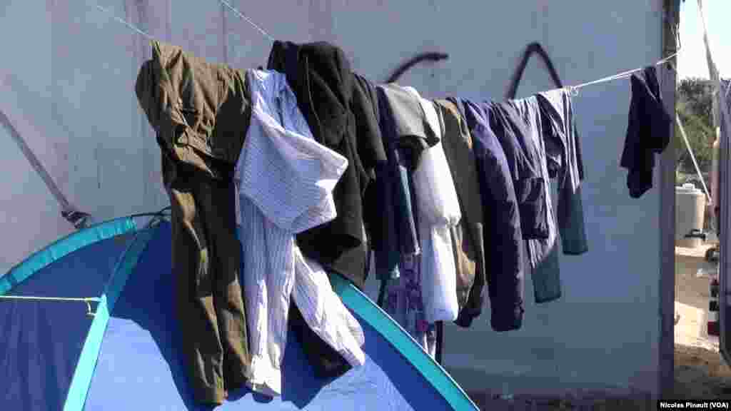 Kayan shanya ne a sansanin 'yan gudun hijira wanda yake birnin Calais dake wajen kasar Faransa 10/13/15