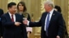 Laporan: Trump Minta Xi Bantu 3 Pebasket AS yang Mencuri di China