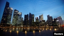 Suasana di sekitar distrik bisnis Marina Bay, Singapura, 26 April 2013. (Foto: dok).