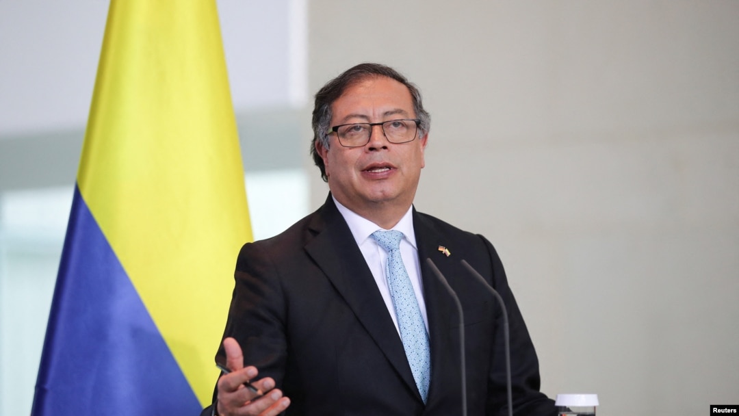 El presidente colombiano Gustavo Petro habla durante una conferencia de prensa con el canciller alemán Olaf Scholz (no en la foto), en Berlín, Alemania, el 16 de junio de 2023.