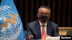 Tedros Adhanom Ghebreyesus, Direktur Jenderal Organisasi Kesehatan Dunia, menghadiri sesi tentang tanggapan wabah virus corona dari Dewan Eksekutif WHO di Jenewa, Swiss, 5 Oktober 2020. (Reuters)