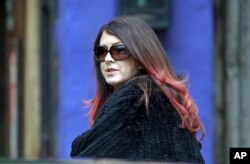 Joely Fisher, Carrie Fisher's half sister, arrives at a memorial service at the homes of Debbie Reynolds and Fisher in Los Angeles, Jan. 5, 2017.