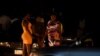 Des travailleuses du sexe attendent dans la rue à Benin City, capitale de l'État d'Edo, dans le sud du Nigeria. AFP / Pius Utomi Ekpei