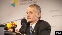 Mustafa Dzhemilev, pemimpin etnis Tatar di Krimea (foto: dok), 