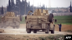 Des soldats américains sur les routes de Manbij, en Syrie, le 3 mars 2017.