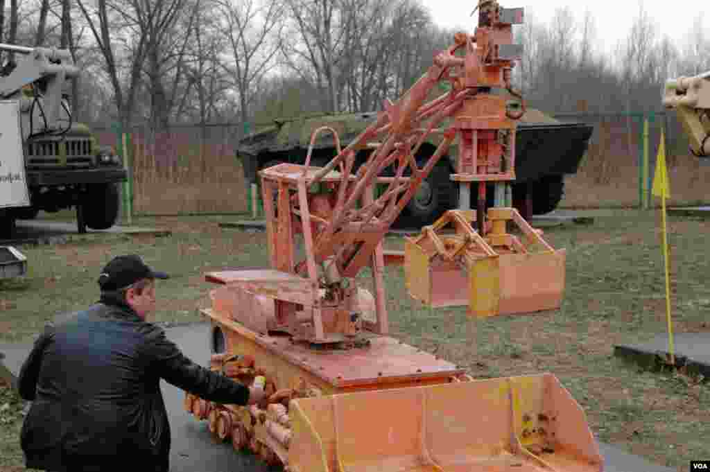 Remote control equipment used at Chernobyl after the reactor explosion. Much of it ceased to function because the high radioactivity levels made electronic circuits inoperable. (Steve Herman/VOA)