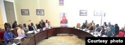 Rais wa Jamhuri ya Muungano wa Tanzania,. Samia Suluhu Hassan akiongoza ujumbe wa Tanzania kwenye mazungumzo Rasmi na mgeni wake Rais wa Jamhuri ya Kenya Dkt. William Samoei Ruto pamoja na ujumbe wake Ikulu Jijini Dar es Salaam. Picha kwa Hisani ya Ikulu