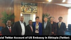 ተሓጋጋዚ ሚኒስትር ወጻኢ ጉዳያት ኣሜሪካ ንዕዮ ሰብአዊ መሰላት ዲሞክራስን ቶም ማሊኖውስኪ ምስ ሰበ-ስልጣን ኢትዮጵያ