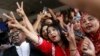 Le Bangladesh en guerre contre "l'opium numérique" des réseaux sociaux
