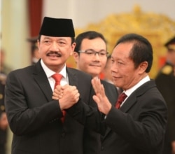 Kepala Badan Intelijen Negara (BIN) Jenderal Budi Gunawan (kiri) bersama pendahulunya Sutiyoso di Istana Negara (9/9). (Biro Pers Kepresidenan)