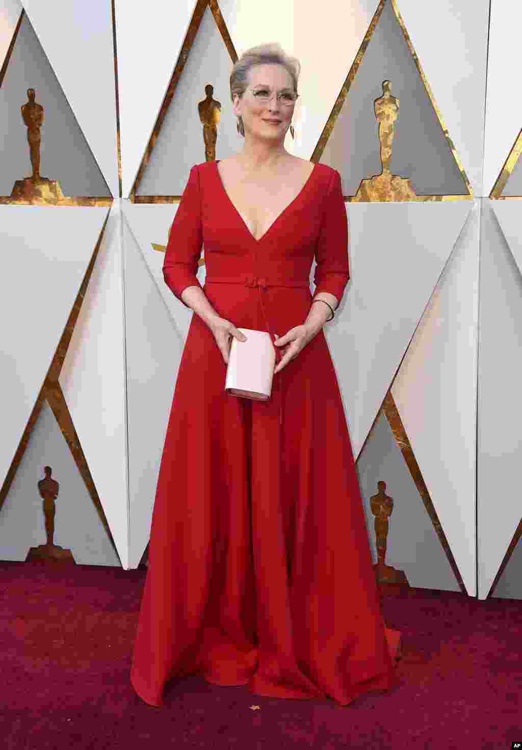 Meryl Streep arrives at the Oscars on March 4, 2018, at the Dolby Theatre in Los Angeles.
