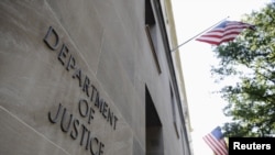 Bagian luar gedung Departemen Kehakiman AS di Washington, 14 Juli 2009.
